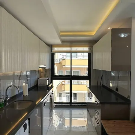 Center Royal Premium * אלאניה