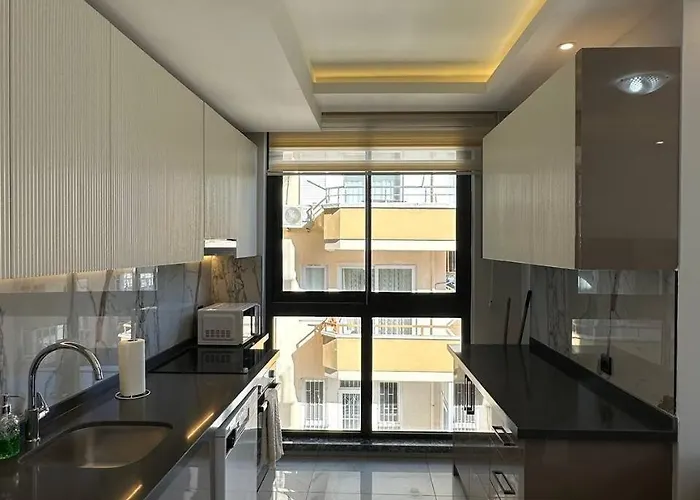 Center Royal Premium * אלאניה